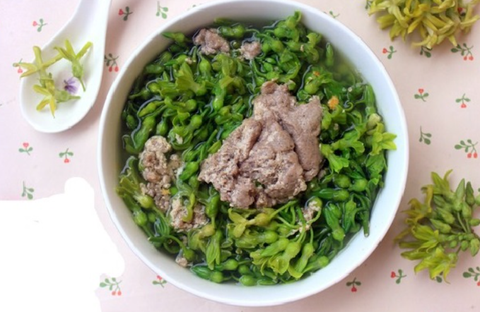 Cách nấu canh cua đồng với hoa thiên lý vừa dân dã vừa bổ dưỡng