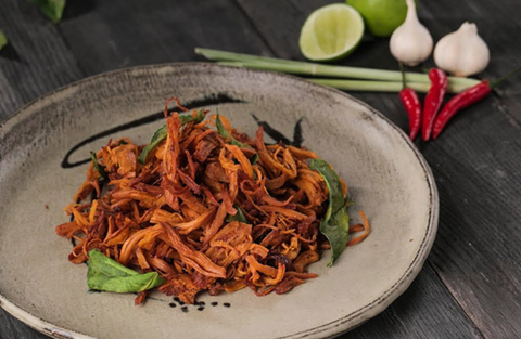 Cách làm khô gà lá chanh vàng ruộm ăn tết cực đã
