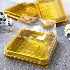 Trung Thu - Hộp bánh nhựa - Vuông  - Đế vàng - 50g (Lốc 50c)