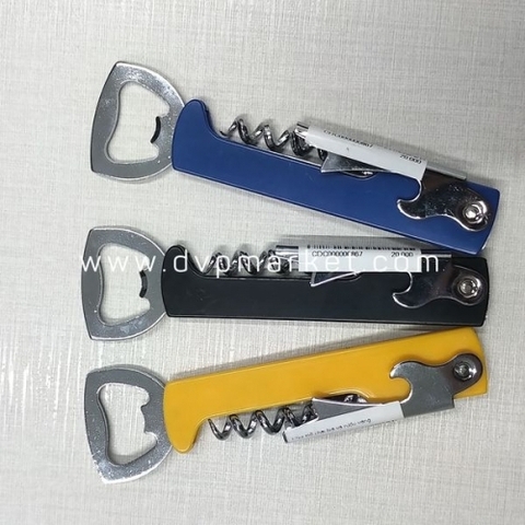 Khui mở rượu vang nhiều màu