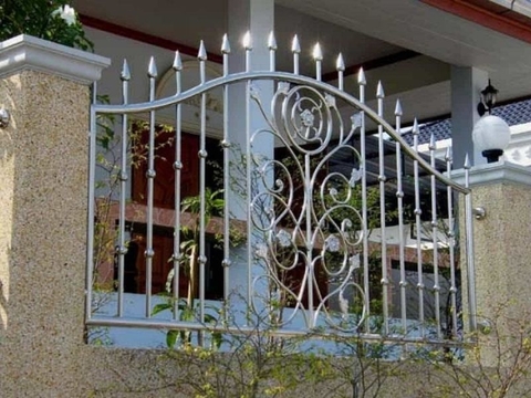Những lưu ý khi thuê gia công hàng rào inox