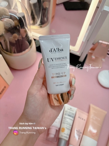 Kem Chống Nắng Nâng Tone Tự Nhiên D'Alba Waterfull TONE UP Sun Cream SPF50+ PA++++ (