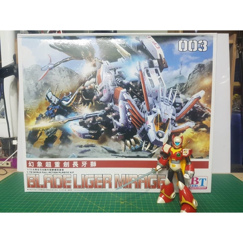 Mô hình lắp ghép Zoid 1/72 Blade Liger Mirage Peal silver BT Model