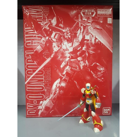 Mô hình lắp ráp MG 1/100 Unicorn Gundam (Metallic Gloss Injection) Limited bandai