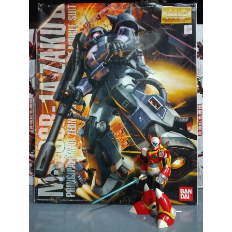 Mô hình lắp ráp MG 1/100 High Mobility Type Zaku II (Black Tri-Stars) Ver.2.0 gundam bandai
