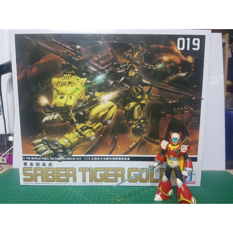 Mô hình lắp ghép Zoid 1/72 Saber Tiger Gold, HMM019 BT Model