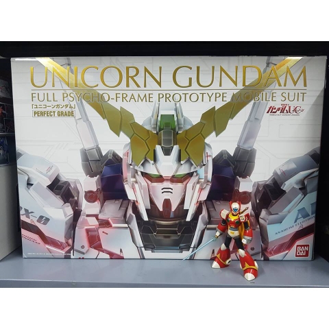 Mô hình lắp ráp PG 1/60 RX-0 Unicorn Gundam BANDAI