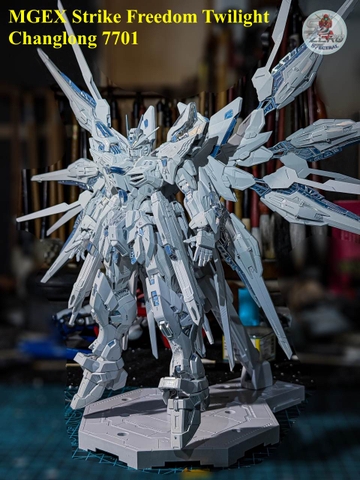 Mô hình lắp ráp MGEX 1/100 Strike Freedom Gundam Twilight Coating - 7701 Changlong