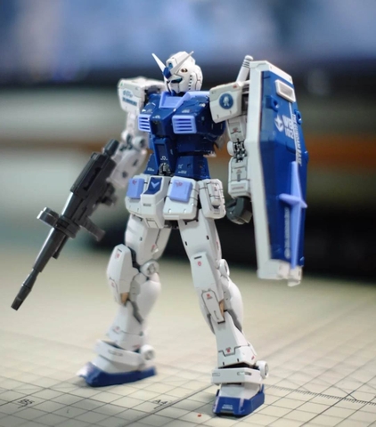 Mô hình lắp ráp RG 1/144 RX-78-2 RX78 2.0 Gundam base (blue color) - Changlong model