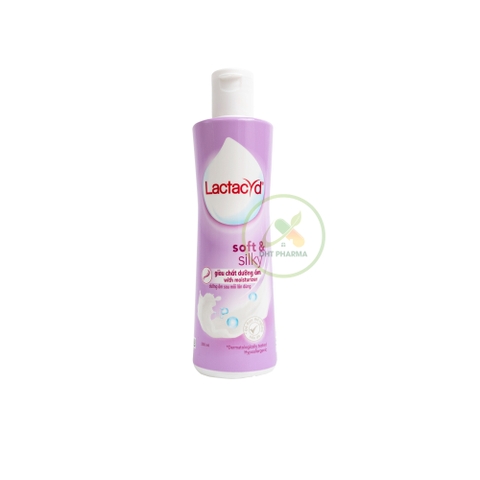 Dung dịch vệ sinh Lactacyd Soft & Silky giúp bảo vệ dịu nhẹ và chăm sóc hài hòa vùng kín (Chai 250ml)