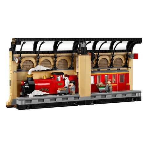 Bộ Mô Hình Lắp Ráp LEGO Chặn Sách Tàu Hogwarts #76450