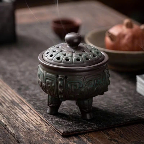 Lư trầm gốm kiểu đỉnh đồng cổ 3 chân 