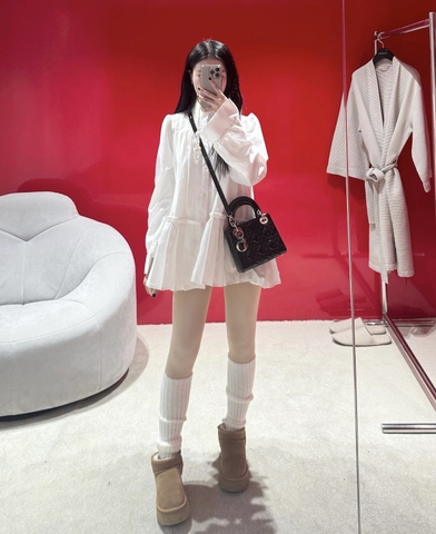 Túi Di Lady Da Bóng Khóa Bạc Size 17cm Có 2 Hộp