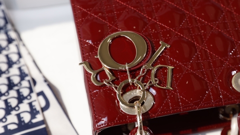 Túi Di Lady Da Bóng Khóa Vàng Size 17cm 2Box (Có hộp)