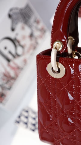 Túi Di Lady Da Bóng Khóa Vàng Size 17cm 2Box (Có hộp)