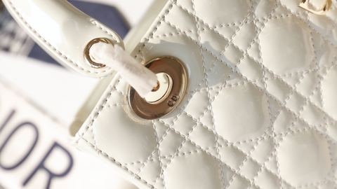 Túi Di Lady Da Bóng Khóa Vàng Size 17cm 2Box (Có hộp)