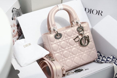 Túi Di Lady Da Lì Khóa Bạc Size 20cm Có 2 Hộp