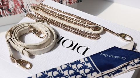 Túi Di Lady Da Lì Khóa Vàng Size 17cm Có 2 Hộp