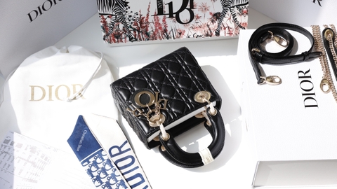 Túi Di Lady Da Lì Khóa Vàng Size 17cm Có 2 Hộp