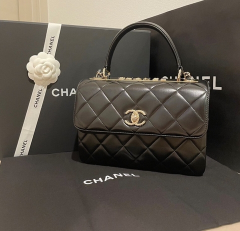 Túi X Trendy Nẹp Sắt Chữ Nổi Da Lì Khóa Vàng Size 25cm 2 Hộp