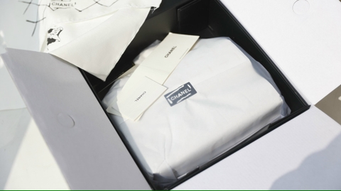 Túi X Trendy Nẹp Sắt Chữ Nổi Da Lì Khóa Vàng Size 25cm 2 Hộp