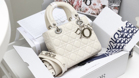 Túi Di Lady Da Lì Khóa Bạc Size 20cm Có 2 Hộp