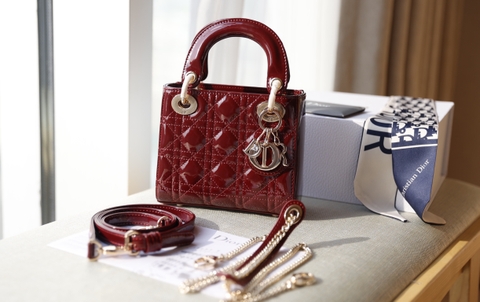 Túi Di Lady Da Bóng Khóa Vàng Size 17cm 2Box (Có hộp)