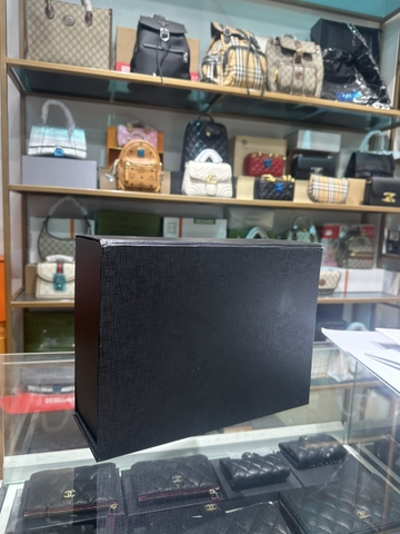 Hộp Nam Châm Đen Trơn