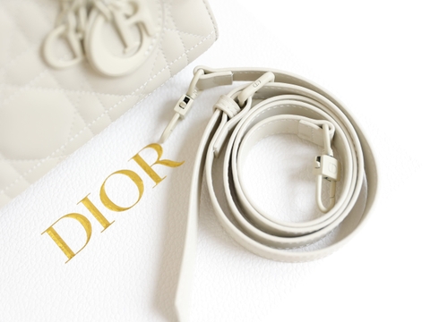 Túi Di Lady DJoy Ngang Da Lì Khóa Cùng Màu Size 22cm Có 2 hộp