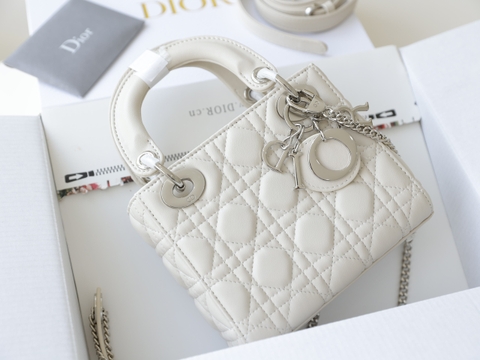 Túi Di Lady Da Lì Khóa Bạc Size 17cm Có 2 Hộp