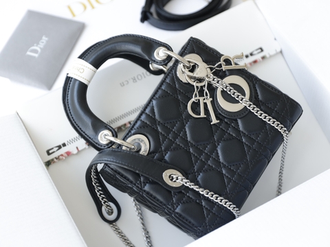 Túi Di Lady Da Lì Khóa Bạc Size 17cm Có 2 Hộp