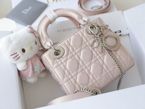 Túi Di Lady Da Lì Khóa Bạc Size 17cm Có 2 Hộp