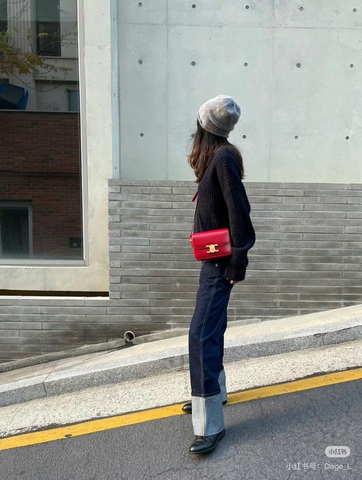 Túi Celine Triomphe Đỏ Khóa Vàng 2 Dáng