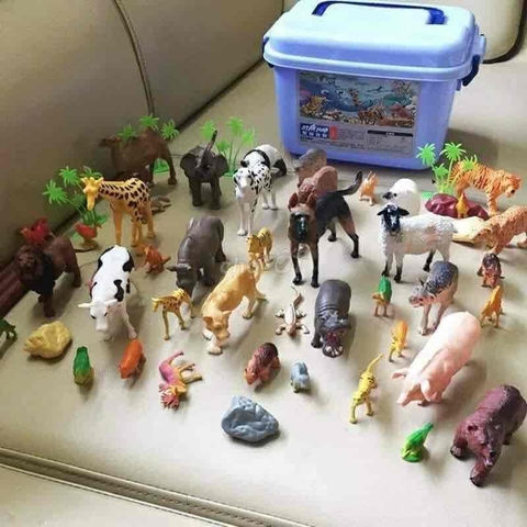 Hộp đồ chơi mô hình thú rừng