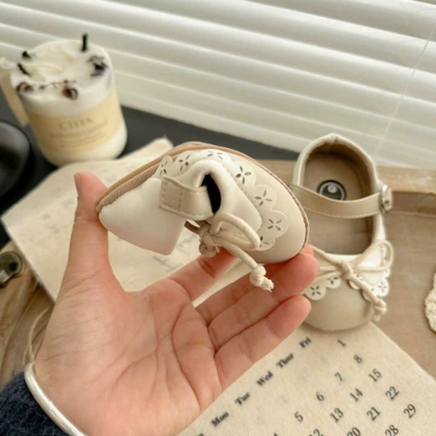 Giày búp bê tập đi nơ buộc dây cổ điển cho bé