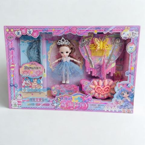 Hộp búp bê kèm phụ kiện và thước kẻ cho bé