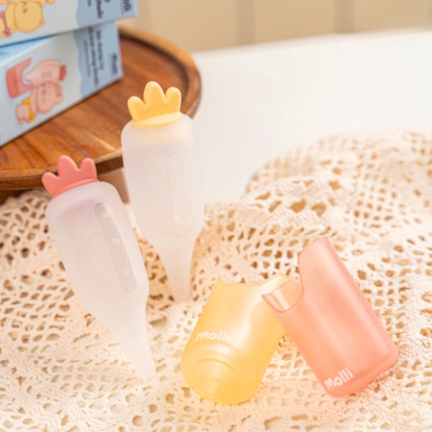 Dụng cụ hỗ trợ bé uống thuốc Molli