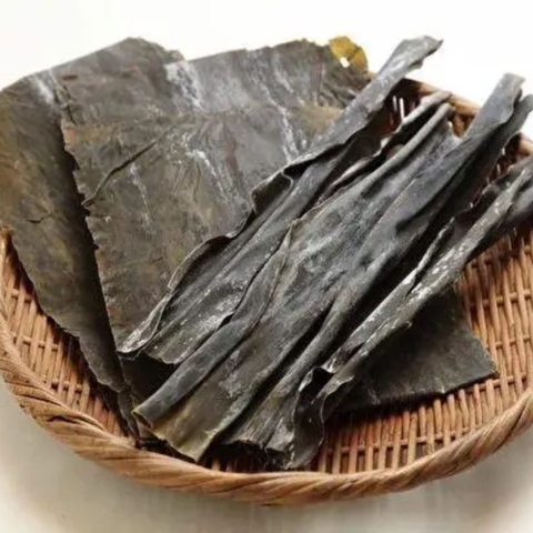Tảo bẹ khô nấu nước Dashi Nhật Bản