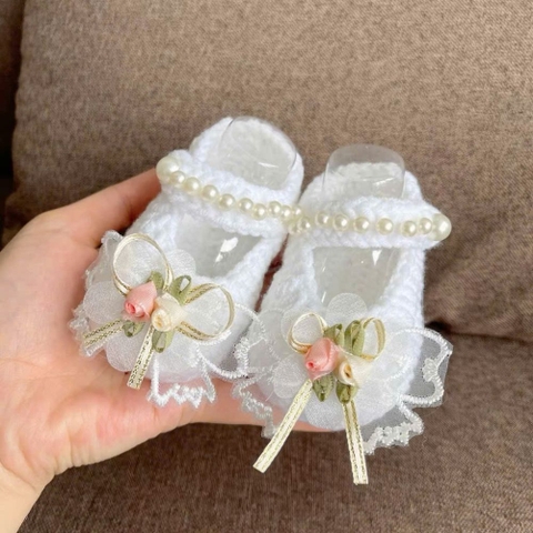 Giày len đính nơ hoa cho bé