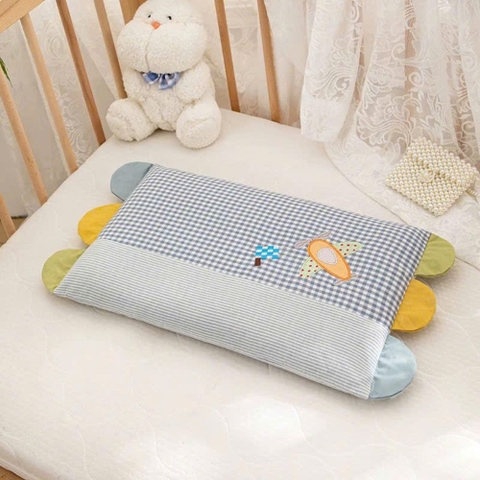 Gối cotton caro cầu vồng cho bé