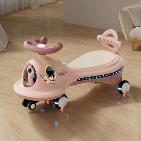 Xe lắc chân phi hành gia cho bé