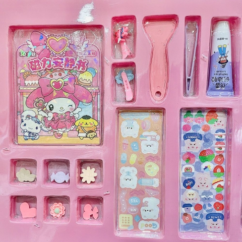 Hộp đồ chơi sổ sticker công chúa cho bé