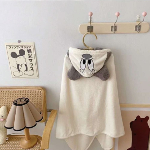 Ủ choàng lông tuyết Mickey cho bé