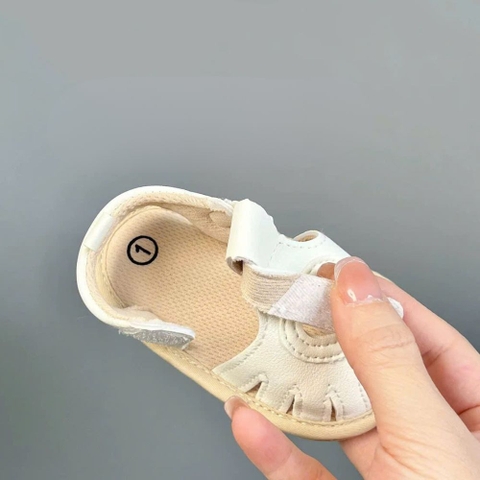 Giày da tập đi hình trái tim cho bé gái