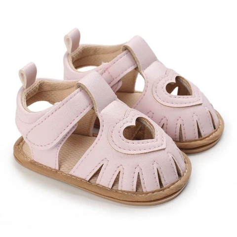 Giày da tập đi hình trái tim cho bé gái