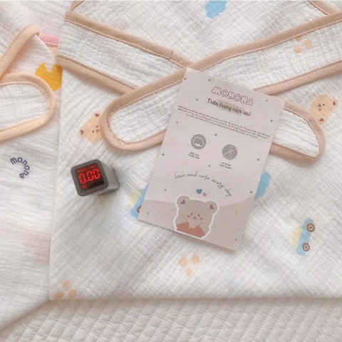 Ủ choàng xô muslin kèm đai tai gấu Monona cho bé