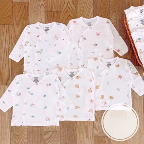 Áo dài tay sơ sinh VT kids cúc lệch trắng in họa tiết