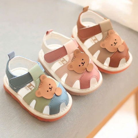 Giày tập đi họa tiết gấu nâu có kèn cho bé