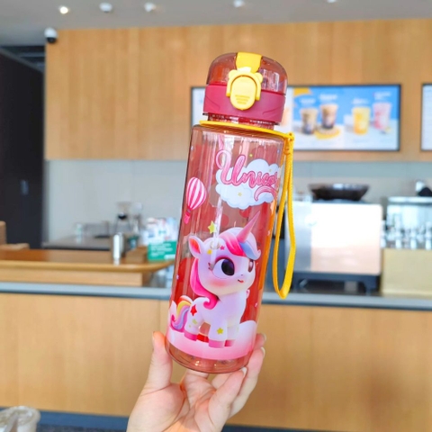 Bình nước nhựa nắp bật in họa tiết 700ml