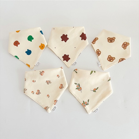 Set 5 yếm tam giác họa tiết dễ thương cho bé